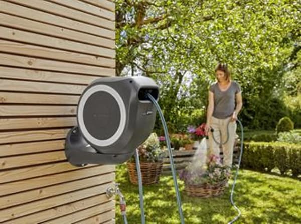 Gardena Väggslangbox RollUp S (vit) 15 m