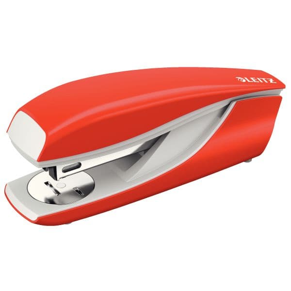 Leitz häftapparat medium metall 30 ark röd (55020020)