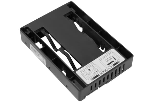 Icy Dock 2,5 tuuman - 3,5 tuuman levysovitin (MB882SP-1S-3B)