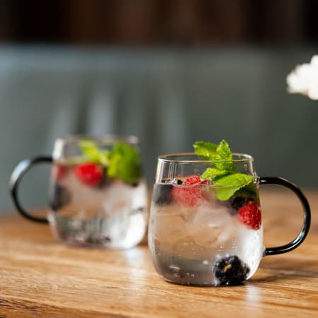 Vialli Design - Bolla sæt med to glas med gråt håndtag 400ml