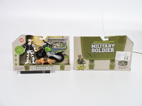 SOLDAT på motorcykel, set., 23x14 cm, kart.