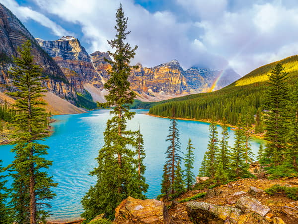 *CAS. PALAPELI 2000 palaa. Moraine Lake, Kanada