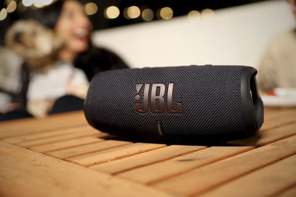 JBL Charge 5 Bluetooth langaton kaiutin, punainen, EU
