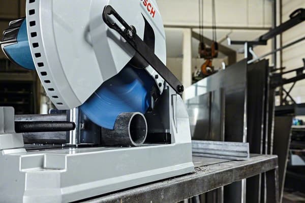 Bosch GCD 12 JL Professional metallikatkaisusaha