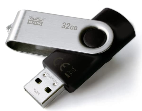 GOODRAM UTS2 USB 2.0 32GB Sort