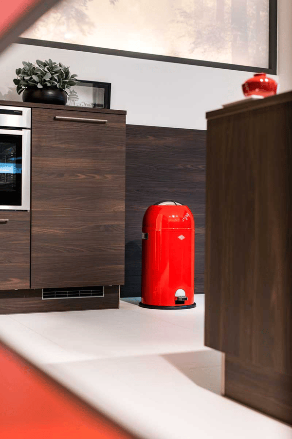 Soptunna röd 33l Kickmaster Wesco