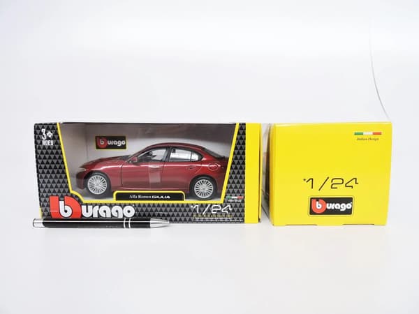Metallmodell Alfa Romeo Giulia 2016 Röd 1/24