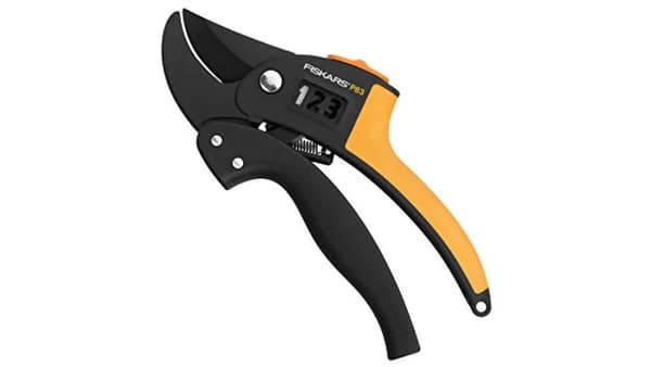 Fiskars PowerStep P83 -alasintyökaluleikkuri