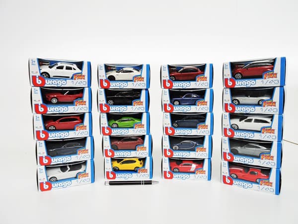 Street Fire eri tyyppejä 1:43 BBURAGO