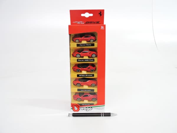 *BBURAGO metall, 1:64, Ferrari Race+ Play 5-pack