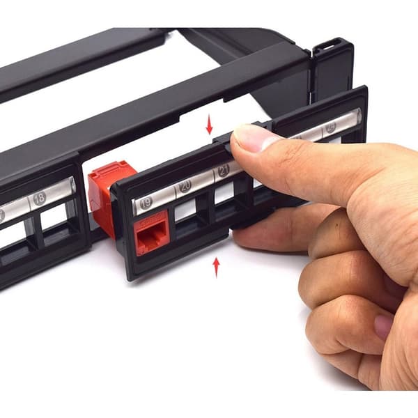 Techly 368567 Kytkentäpaneeli 24 Keystone-moduulille, 1U, 19\" räkki