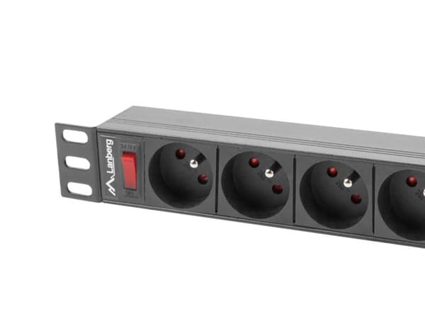 Lanberg PDU-09E-0300-BK - strømfordeli