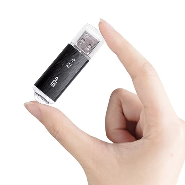 USB-stick Silicon Power SP032GBUF2U02V1K 32 GB USB 2.0 Sort 32 GB