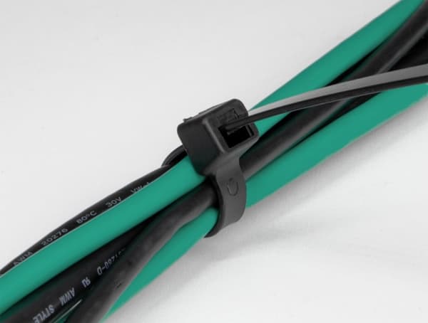 DELOCK buntband hög draghållfasthet L200xB4.8mm 100st. sv
