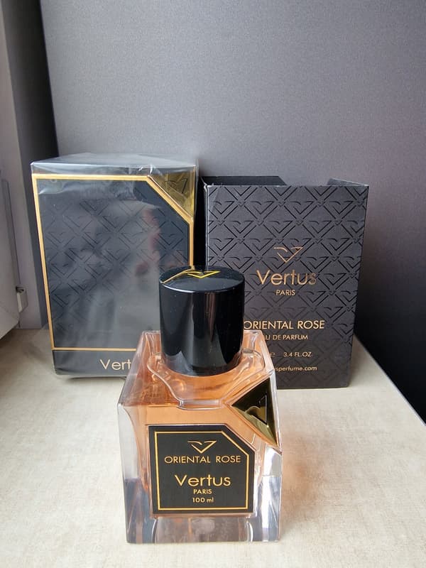 VERTUS PARIS Oriental Rose EDP-suihke 100ml