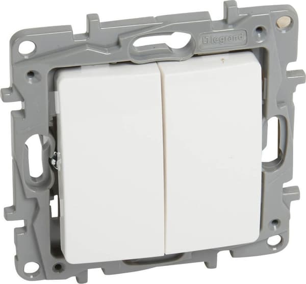Legrand Niole 10AX IP20 T-stik hvid (764505)