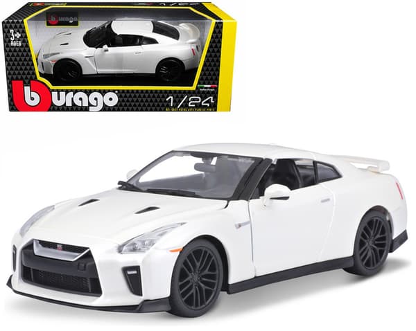 Nissan GT-R 2017 1:24