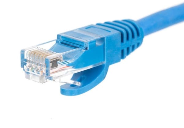 Patchkabel RJ45, Netrack støbt kappe, kat. 5e UTP, 20m blå