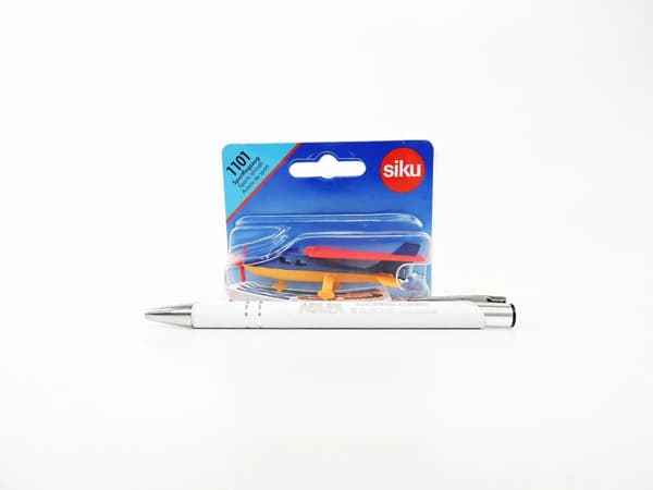 Siku 11 - Sportflygplan S1101