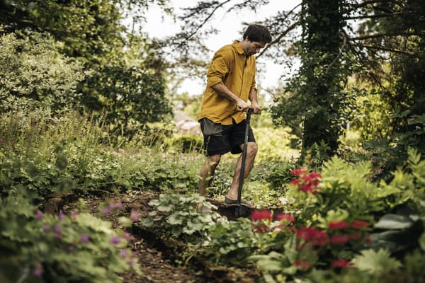 PITKÄVARTINEN ISTUTUSLAPIO ERGO FISKARS