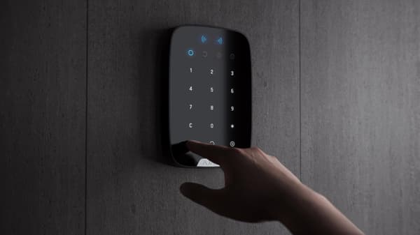 AJAX KeyPad Plus (valkoinen)