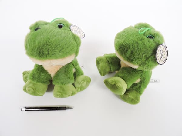 Maskot Zaba 20cm med glans 163806 SUN-DAY