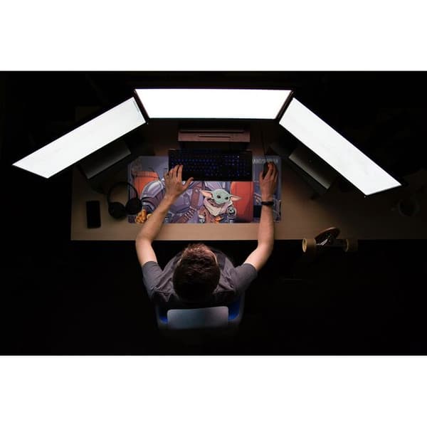 Star Wars Mandalorian & Child gaming skrivebordsmåtte