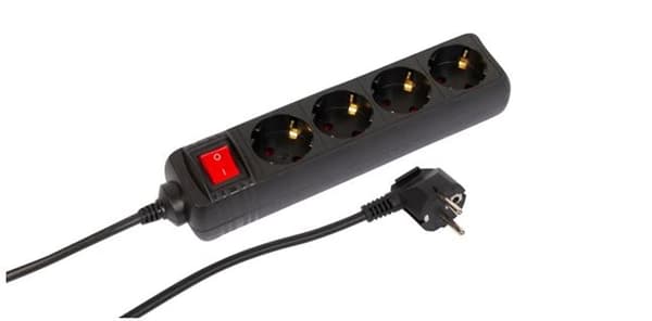 MicroConnect 4-vejs Schuko Stikdåse tænd/sluk-kontakt 1.5M Sort