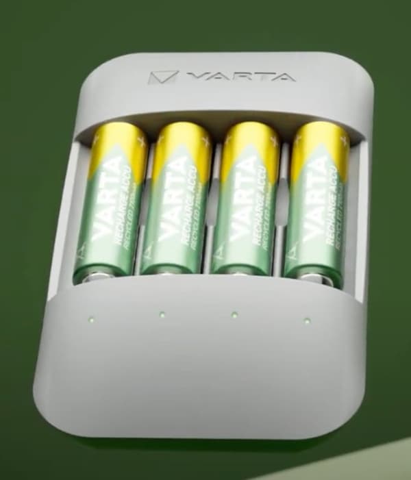 Varta Eco Charger Pro Recycled + 4 x 8