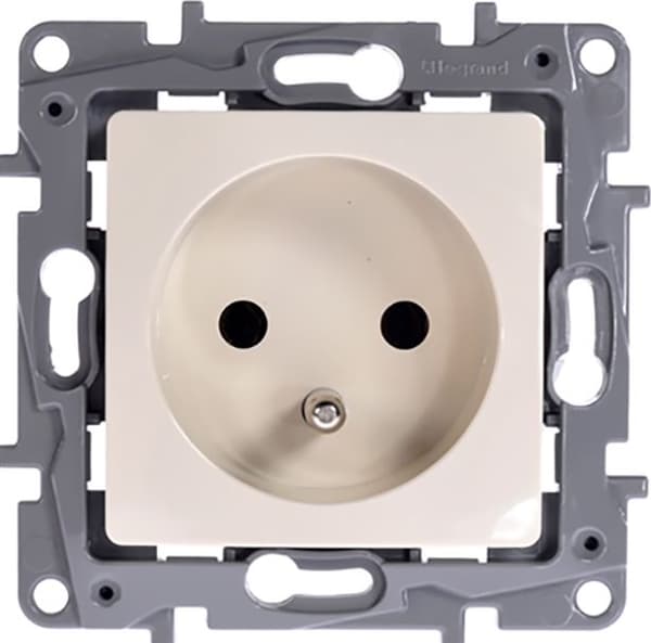 Legrand Niloe Uttag Enkel Gräddvit (764640)