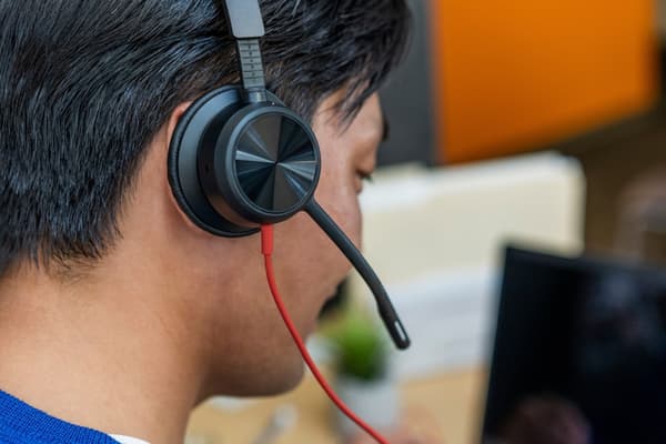 poly Blackwire 8225 -USB-C-stereokuulokemikrofoni + USB-C-/A-sovitin, Microsoft Teams -sertifioitu (8X225AA)