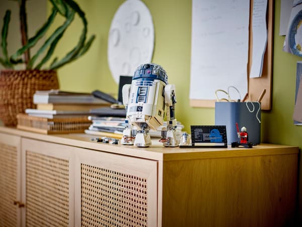 LEGO Star Wars 75379  - R2-D2™