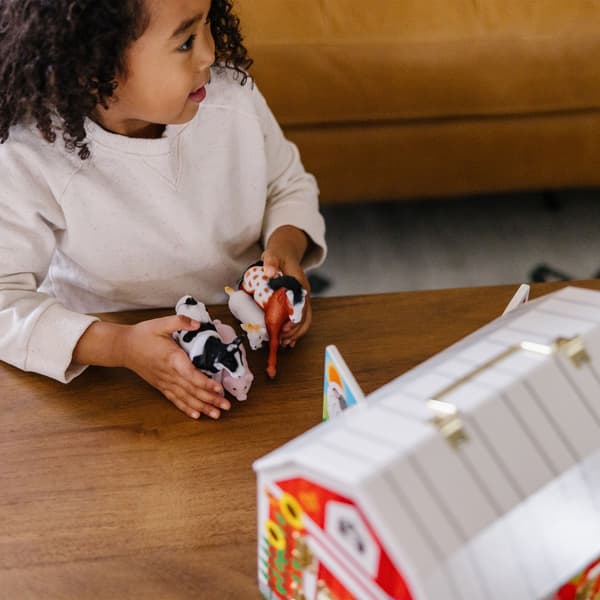 Melissa & Doug Puulelu Wooden Activity Barn Latches