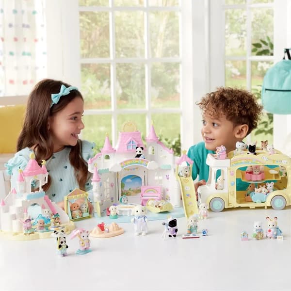 Sylvanian Families Set med sandlåda och pool