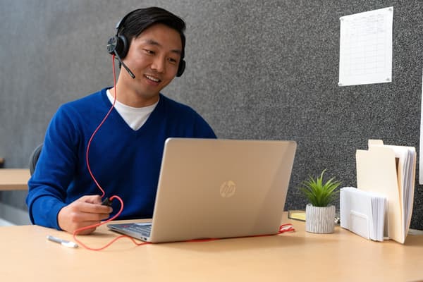 poly Blackwire 8225 – USB-C-stereohovedtelefon med mikrofon + USB-C til A-adapter, Microsoft Teams-certificeret (8X225AA)