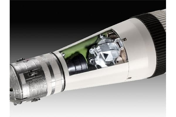 Revell Apollo 11 Saturn V Rocket