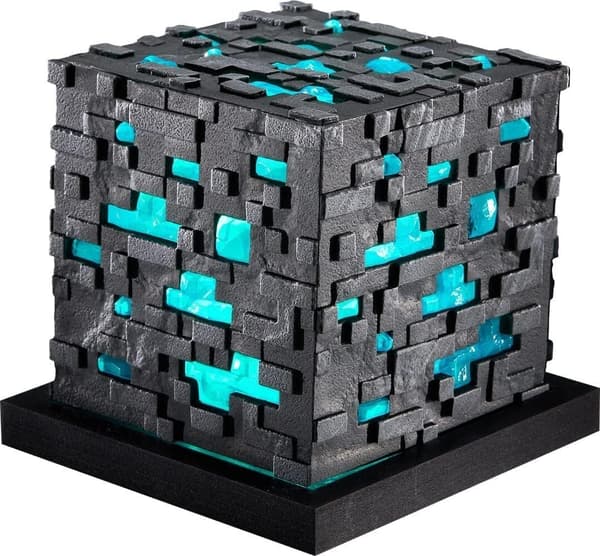 Noble Collection - Minecraft Illuminating Diamond light