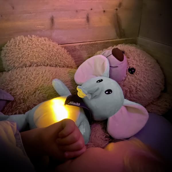 Alecto Nuttet elefant med beroligende lyde og natlys