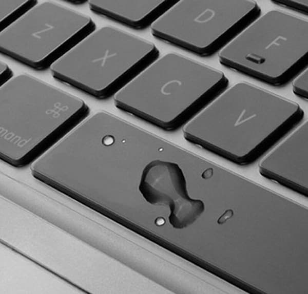 Näppäimistön silikonikuori, MacBook Pro 13.3, läpinäkyvä
