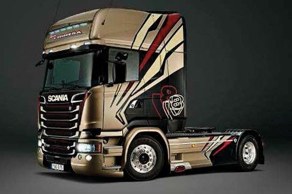 Italeri 1:24 SCANIA R730 STREAMLINE 'CHIMERA