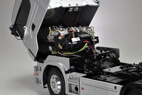 TAMIYA 1:14 R/C Scania R470 (Silver Edition)