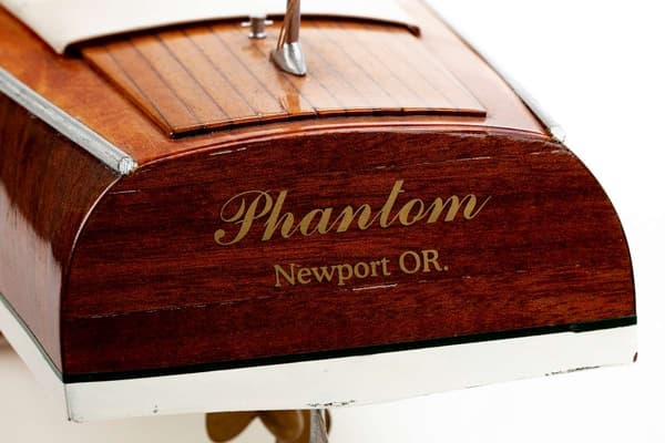 1:15 PHANTOM @ -Skrog i tre