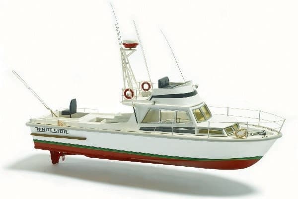 1:30 White Star - Plastic hull