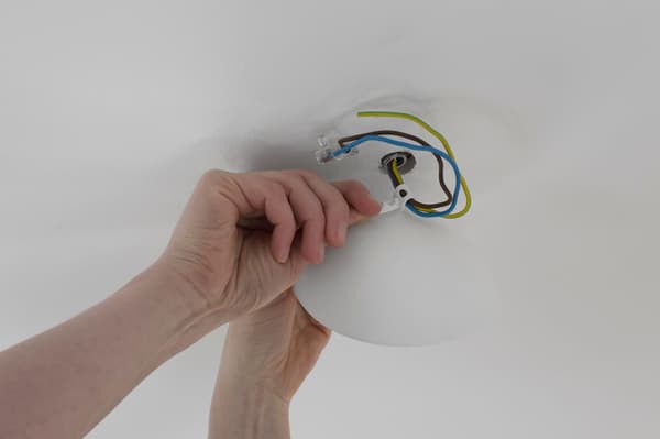 Cable Cup Hide White Cable Cup