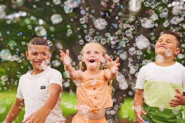 BUNCH O BUBBLES Mega Bubble Blaster - stor motoriserad bubbelpistol