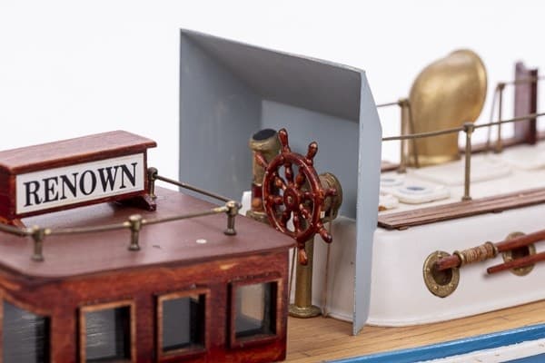 1:35 H.M.S. Renown-Plastic hull