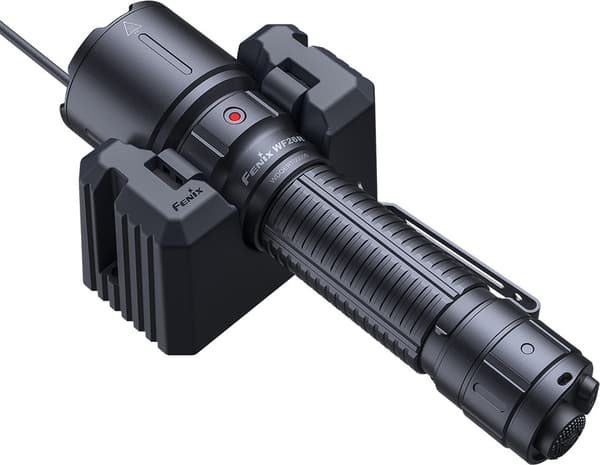 Fenix WF26R -taskulamppu, 3000 lm