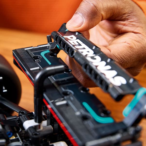Lego Technic 42171 - Mercedes-AMG F1 W14 E Performance
