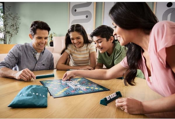 Mattel Scrabble (FI)