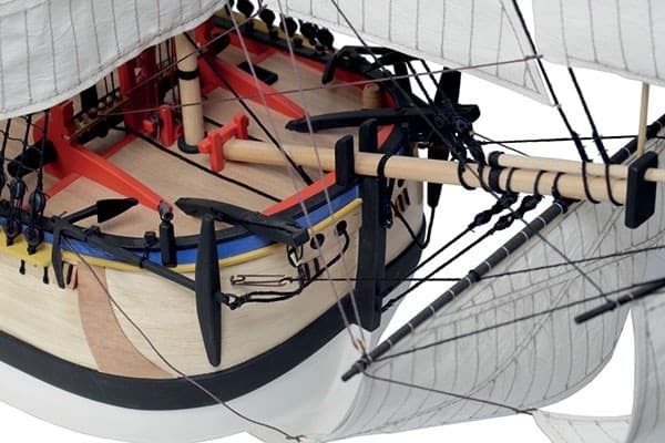 1:50 HMS Endeavour -Wooden hull